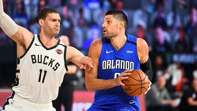 开云体育-包含阿扎伦卡爆冷击败雄鹿，战术调整引爆全场！的词条